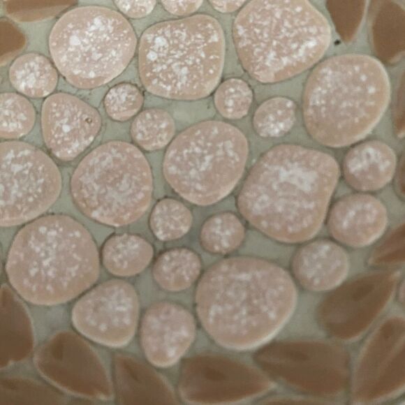 Vintage Finest Nevco Stones Mosaic Pebbles Pattern Decorative Plate - Set of 2 - Picture 7 of 9